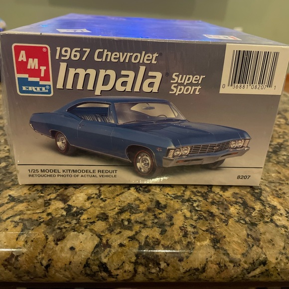 1967 Chevrolet Impala Super Sport AMT 1/25 Scale Kit #8207, Complete & Unstarted - Picture 6 of 6